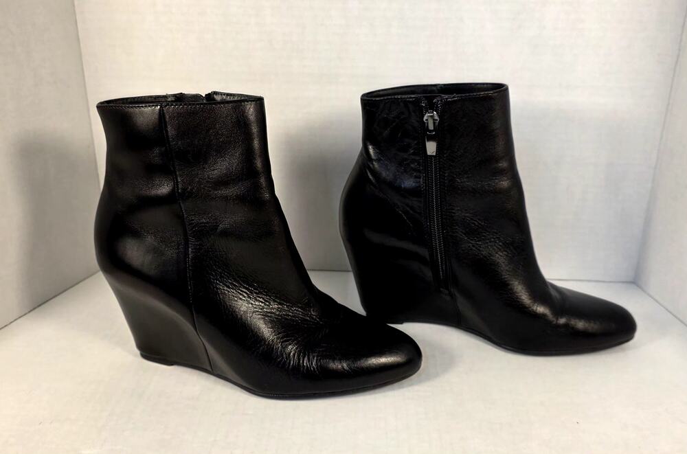 Via Spiga Black Leather Wedge Ankle Boots Size US6M/Euro36 Booties Zip Italian - Picture 1 of 7